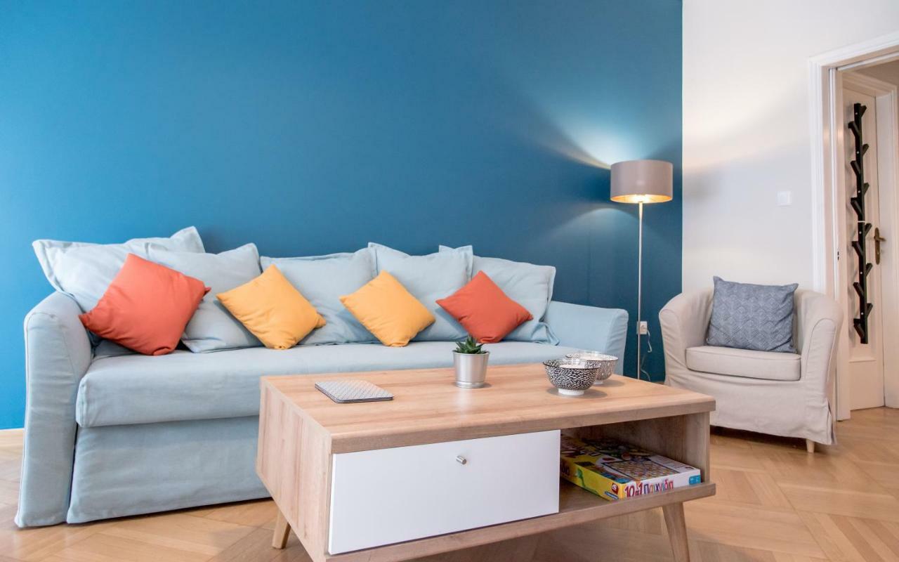 Darsiss 2 - Museum Apartment Athena Bagian luar foto
