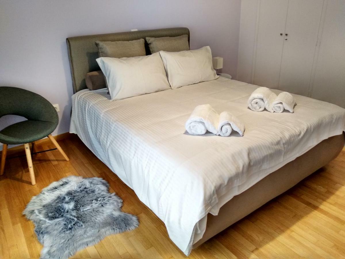 Darsiss 2 - Museum Apartment Athena Bagian luar foto